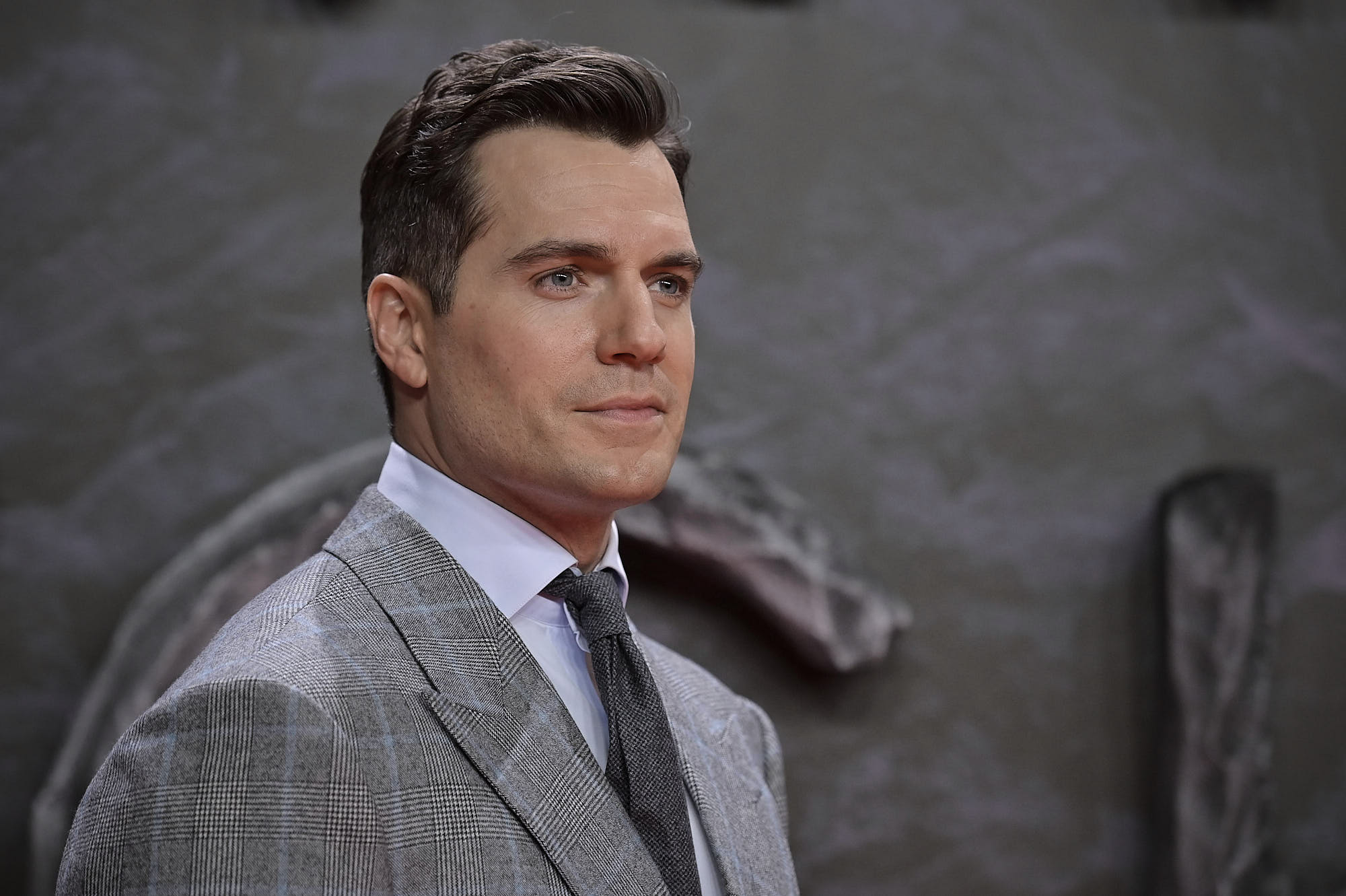 Exclusive: Henry Cavill In Advanced Talks To Join The Marvel Cinematic  Universe