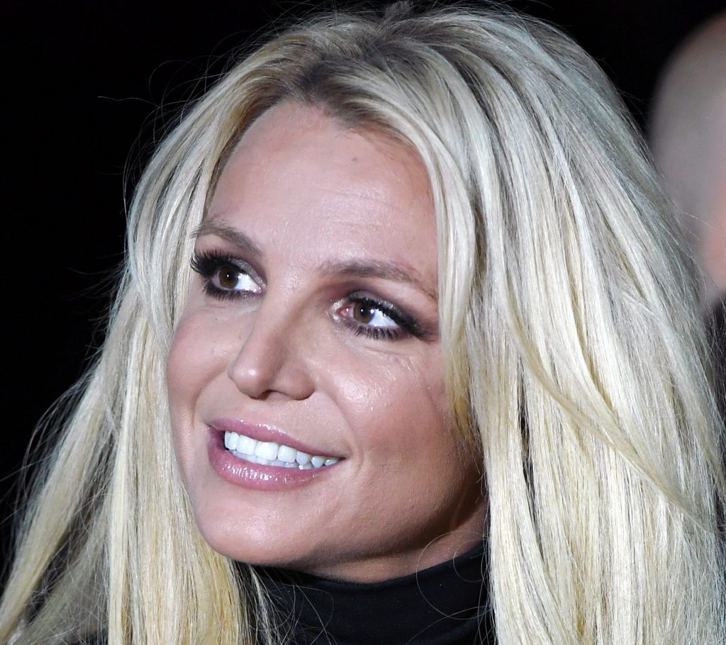 Britney Spears Sends Internet Into Total Meltdown As She Rolls Around Nude On Beach Easterneye 8659