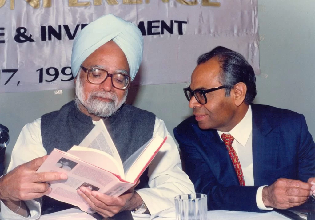 LEAD 2 Srichand Hinduja INSET 1 with Manmohan Singh