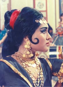 Top 10 Hothon Mein Aisi Baat from Jewel Thief Vyjayanthimala 2