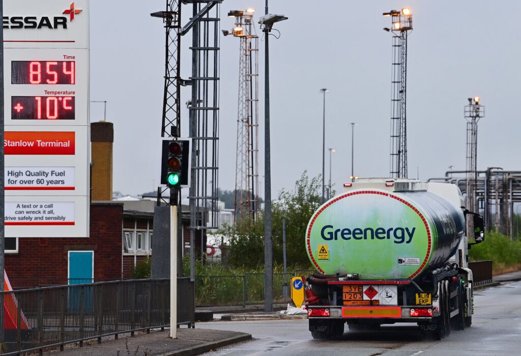 UK's First 100% Hydrogen-Fuelled Power Plant at Stanlow Refinery