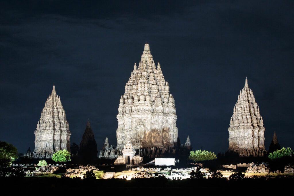 INSET 2 Indonesia temple GettyImages 2100330726