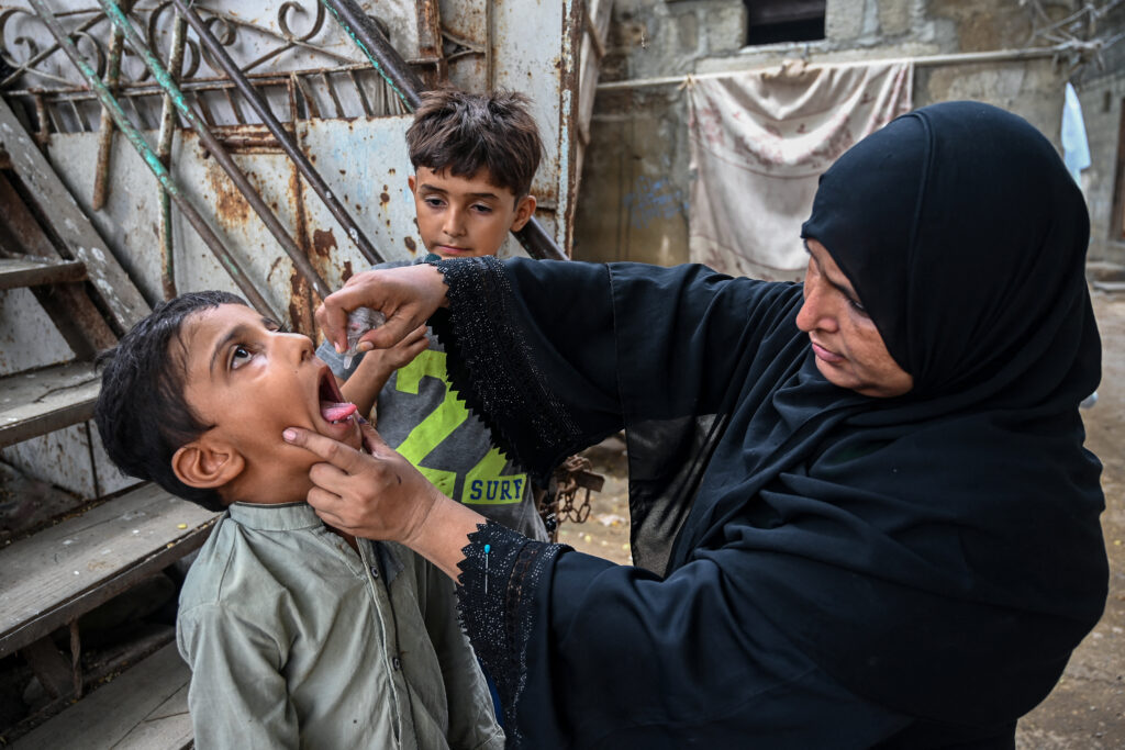 LEAD Polio INSET GettyImages 2170330857