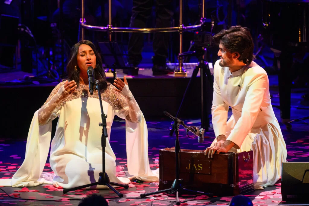 Lead inset Orchestral qawwali project at royal albert hall abi sampa and rushil ranjan credit Matt Crossick 201