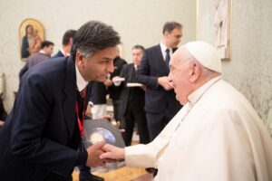 Mahavir Foundation Vice President Mukesh Kapashi gifted His Holiness Pope Francis the book Navkar Sadhana